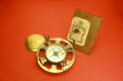 Plain theodolite with trade card on inside of case lid, c.1780 by John Bennett